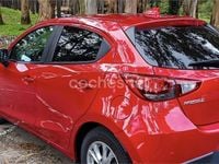Usado Mazda 2 90 HP (66 kW) 2018 Vermelho Sedan