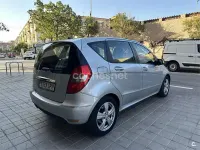 Usado Mercedes A180 Avantgarde 109 CV (80 kW) 2009 Gris / plata Monovolumen