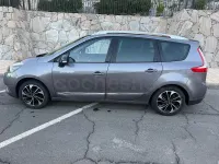 Usado Renault Scénic Bose Edition 110 CV (80 kW) 2015 Gris / plata Monovolumen