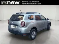 Usado Dacia Duster Comfort 100 CV (73 kW) 2022 Gris / plata SUV