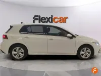 Usado VW Golf VIII Life 110 CV (80 kW) 2024 Blanco Familiar