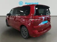 Usado VW Multivan Life 150 CV (110 kW) 2025 Rojo Monovolumen