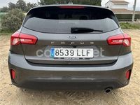 Usado Ford Focus Trend 120 CV (88 kW) 2020 Gris / plata Berlina