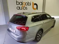 Usado VW Passat 150 CV (110 kW) 2020 Gris / plata Familiar