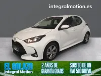 Usado Toyota Yaris Hybrid Active 115 CV (84 kW) 2025 Blanco