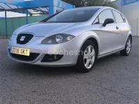 Usado Seat Leon Reference 105 CV (77 kW) 2009 Gris / plata Utilitario