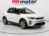 Usado Kia Stonic 101 CV (74 kW) 2023 Blanco SUV