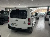 Usado Citroën Berlingo Feel 102 CV (75 kW) 2022 Blanco Monovolumen