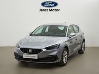 Usado Seat Leon Style 110 CV (80 kW) 2023 Gris / plata Berlina