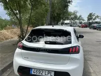 Usado Peugeot 208 Allure 100 CV (73 kW) 2021 Blanco Utilitario