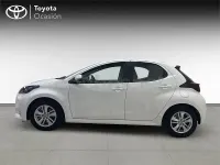 Usado Toyota Yaris Hybrid Business Edition 116 CV (85 kW) 2021 Blanco Berlina