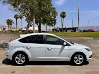Usado Ford Focus Trend 90 CV (66 kW) 2009 Blanco Berlina