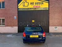 Usado Toyota Avensis Executive 126 CV (92 kW) 2006 Azul Familiar