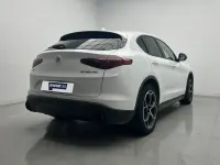 Usado Alfa Romeo Stelvio Sprint 190 CV (139 kW) 2022 Blanco SUV