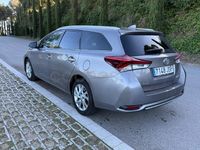 Usado Toyota Auris Active 112 CV (82 kW) 2016 Gris / plata Familiar