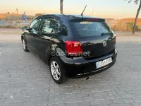 Usado VW Polo Advance 90 CV (66 kW) 2012 Negro Utilitario