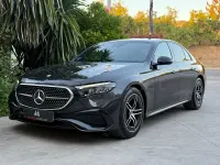 Usado Mercedes E220 197 CV (144 kW) 2025 Gris / plata Berlina