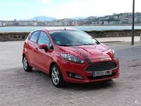 Usado Ford Fiesta Trend 82 CV (60 kW) 2014 Rojo Utilitario