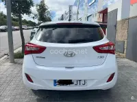 Usado Hyundai i30 GO! 135 CV (99 kW) 2016 Blanco Berlina