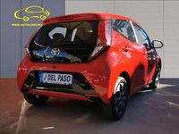 Usado Toyota Aygo X-play 72 CV (52 kW) 2021 Rojo Utilitario