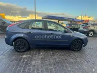 Usado Ford Focus Trend 100 CV (73 kW) 2006 Azul Berlina
