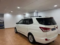 Usado SsangYong Rodius 155 CV (114 kW) 2014 Blanco Monovolumen