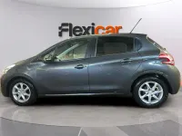 Usado Peugeot 208 Allure 92 CV (67 kW) 2015 Gris Utilitario