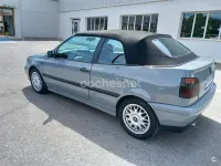 Usado VW Golf Cabriolet 90 CV (66 kW) 1995 Gris / plata Descapotable