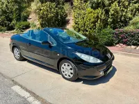 Usado Peugeot 307 CC 110 CV (80 kW) 2006 Negro Descapotable