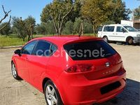 Usado Seat Leon 90 CV (66 kW) 2010 Rojo Utilitario