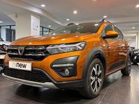 Usado Dacia Sandero Comfort 101 CV (74 kW) 2022 Naranja Berlina