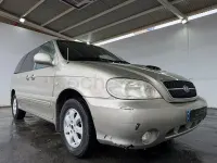 Usado Kia Carnival EX 144 CV (105 kW) 2005 Beige Monovolumen