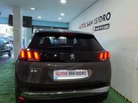 Usado Peugeot 3008 Active 131 CV (96 kW) 2023 Gris / plata SUV