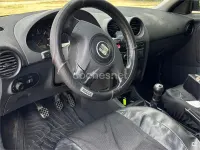 Usado Seat Ibiza Stella 100 CV (73 kW) 2003 Azul Utilitario