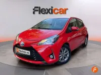 Usado Toyota Yaris Hybrid Active 99 CV (72 kW) 2018 Rojo Utilitario