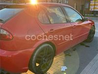 Usado Seat Leon 110 CV (80 kW) 2001 Rojo Utilitario