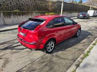 Usado Ford Focus Titanium 109 CV (80 kW) 2007 Rojo Utilitario
