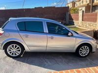 Usado Opel Astra Cosmo 110 HP (80 kW) 2006 Cinzento Sedan