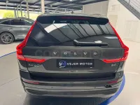 Usado Volvo XC60 Momentum 190 CV (139 kW) 2022 Verde SUV