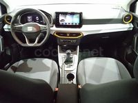 Usado Seat Arona Style 110 CV (80 kW) 2024 Gris plata SUV