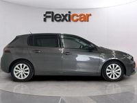 Usado Peugeot 308 Access 131 CV (96 kW) 2020 Gris Berlina