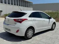 Usado Hyundai i30 Base 90 CV (66 kW) 2012 Blanco Berlina