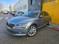 Usado Skoda Superb Style 150 CV (110 kW) 2015 Gris / plata Berlina