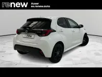 Usado Toyota Yaris Hybrid Style 116 CV (85 kW) 2023 Blanco Berlina