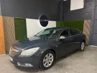 Usado Opel Insignia Selective 130 CV (95 kW) 2013 Gris / plata Berlina