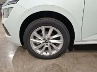 Usado Skoda Kamiq Selection 116 CV (85 kW) 2025 Blanco SUV