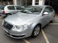 Usado VW Passat Sportline 140 CV (102 kW) 2005 Gris / plata Berlina