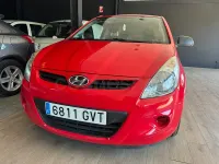Usado Hyundai i20 Classic 78 CV (57 kW) 2010 Rojo Utilitario