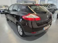 Usado Renault Mégane Expression 110 CV (80 kW) 2013 Negro Berlina