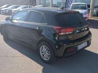 Usado Kia Rio 101 CV (74 kW) 2019 Negro Utilitario